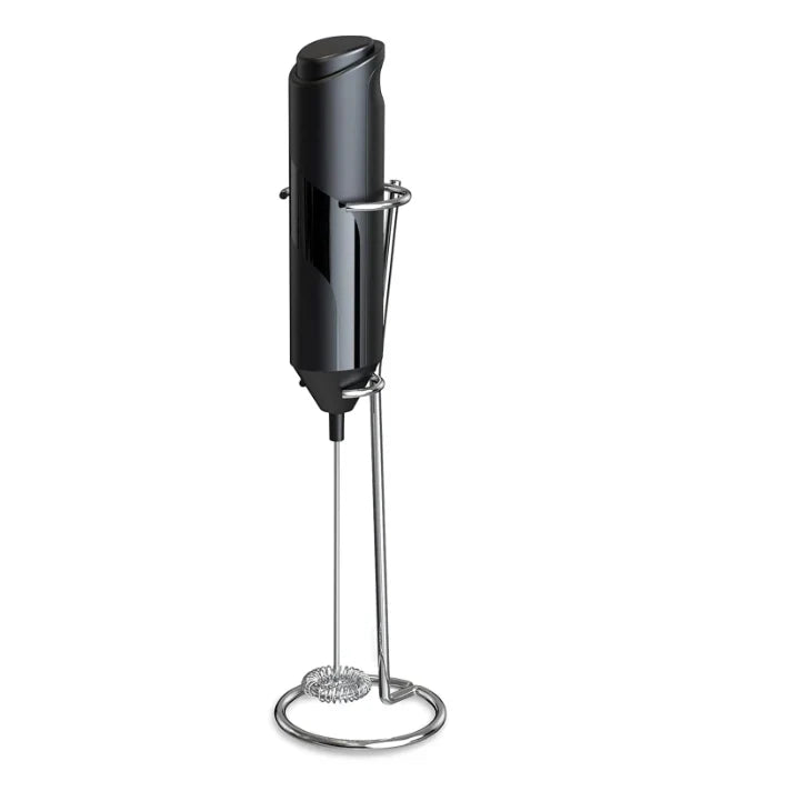 Mixer spuma lapte, At Performance, Electric cu baterie, bauturi calde/reci, maner izolat termic, otel inoxidabil, Pentru latte, ciocolata calda, cappuccino, frappe, usor de folosit cu suport metalic Imagine principală a produsului